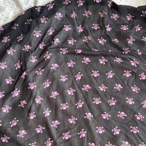 Black and Pink Skull Patterned Scarf